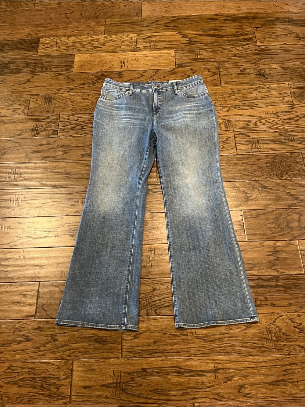 Chico’s So Slimming Girlfriend Flare High Rise NWT Size 14R/2.5R